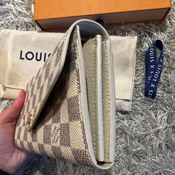 LOUIS VUITTON DAMIER AZUR SARAH WALLET - Picture 5 of 14